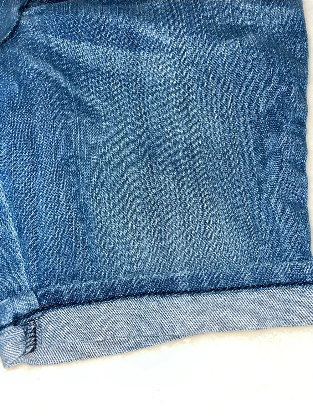 Gymboree Girls’ Size 8 Blue Denim Cuffed Shorts w/floral embroidery on pockets